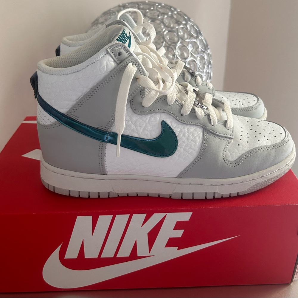 2022 Wmns Dunk High 'FLS'